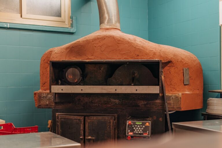 The Beginner’s Guide to Choosing Your First Home Pizza Oven: Wood-Fired vs Gas vs Electric